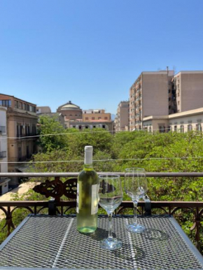 Historical Building - Casa Vacanze Da Ruggero al Massimo Palermo